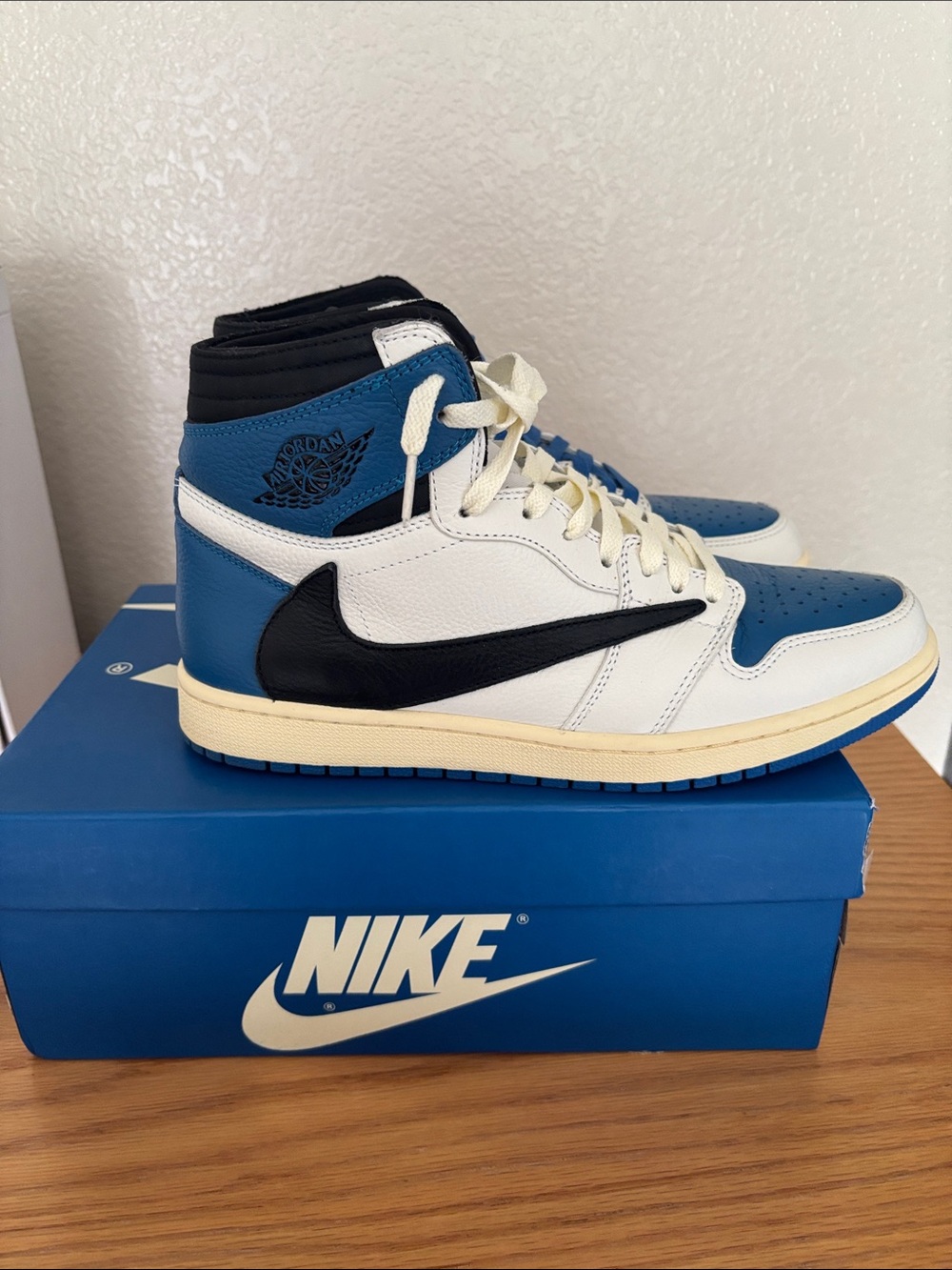 Nike Air Jordan 1 Travis Scott Concrete REPS - Picture 3 of 8